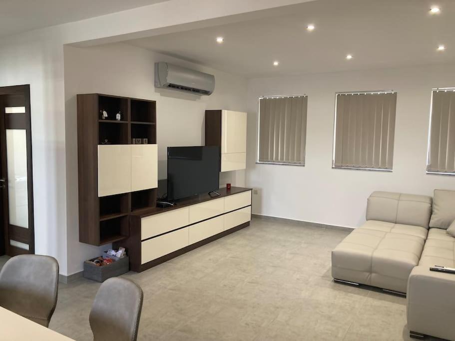 Elegant Maisonette In Malta By Assetflow Pro Appartement Marsaskala Buitenkant foto