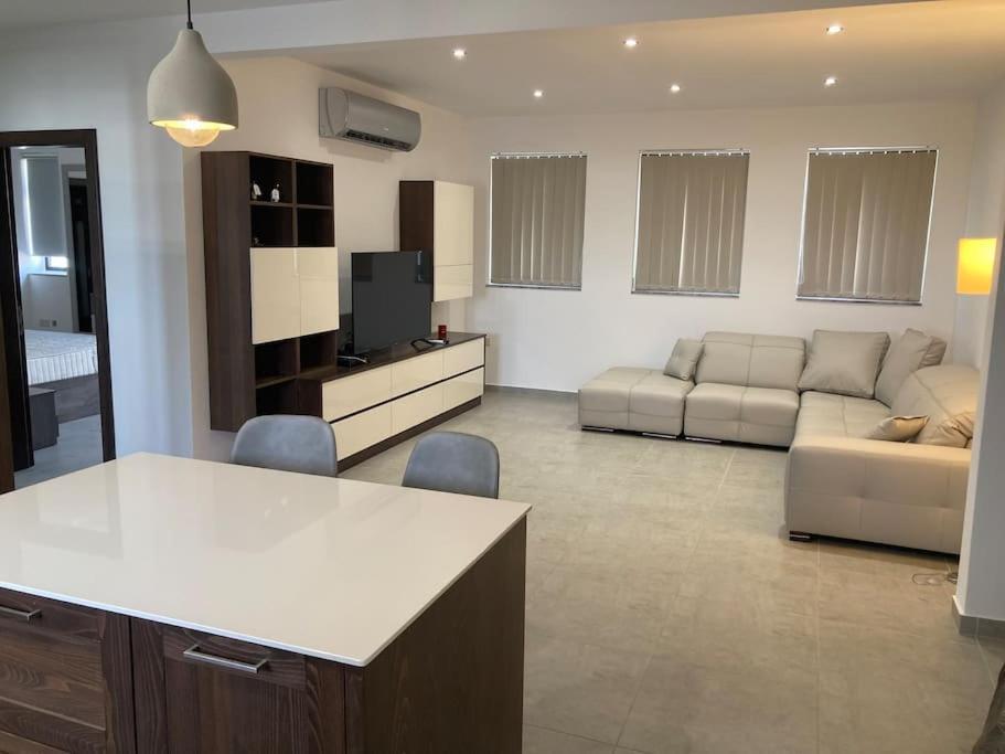 Elegant Maisonette In Malta By Assetflow Pro Appartement Marsaskala Buitenkant foto
